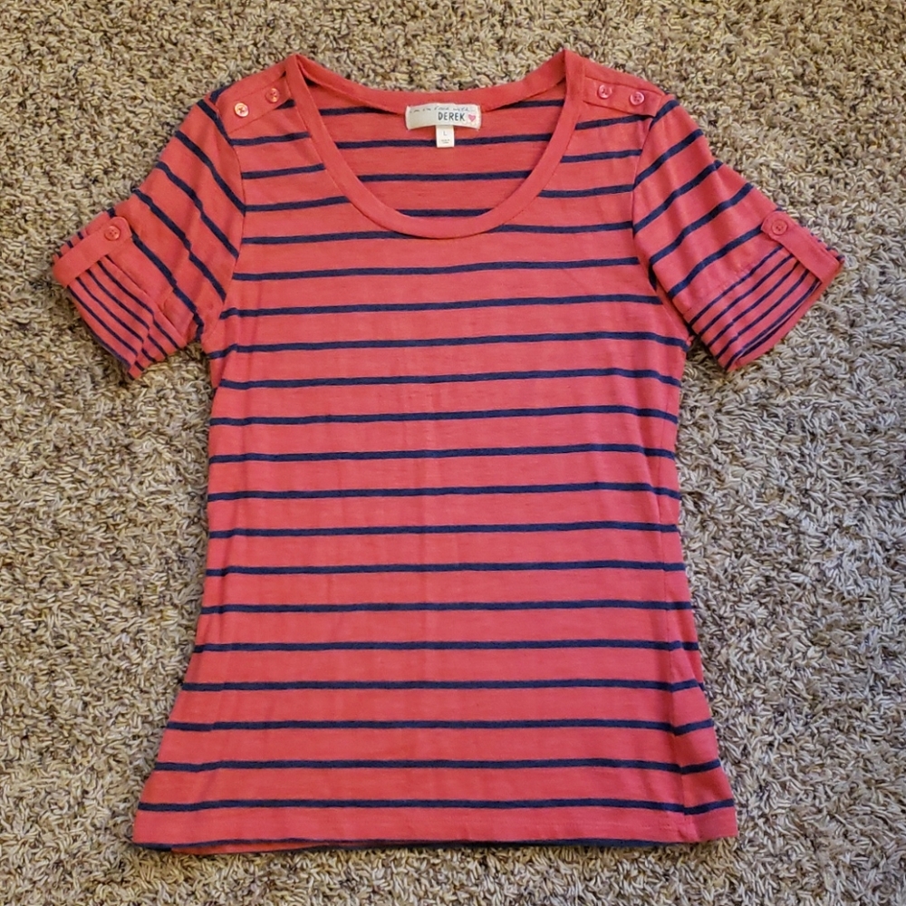 Juniors size Large (Women's Medium)